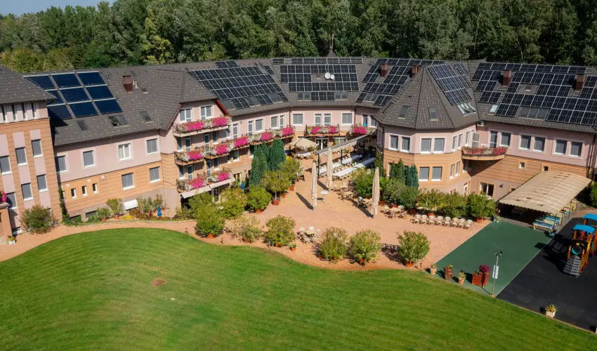 Granada Konferencia Wellness s Sport Hotel Kecskemt - Mjus 1. (min. 2 j)