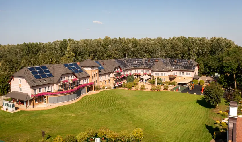 Granada Konferencia Wellness s Sport Hotel Kecskemt - Mjus 1. (min. 2 j)