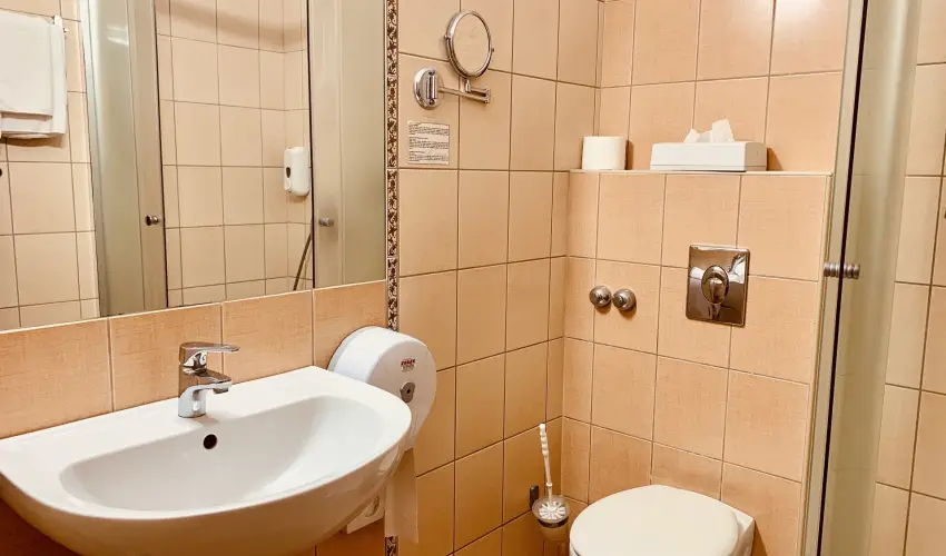 Granada Konferencia Wellness s Sport Hotel Kecskemt - Mjus 1. (min. 2 j)