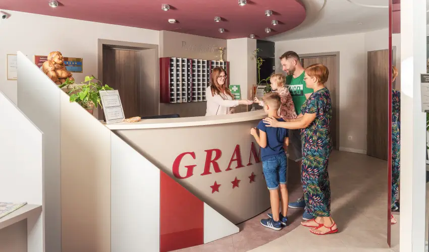 Granada Konferencia Wellness s Sport Hotel Kecskemt - Mjus 1. (min. 2 j)