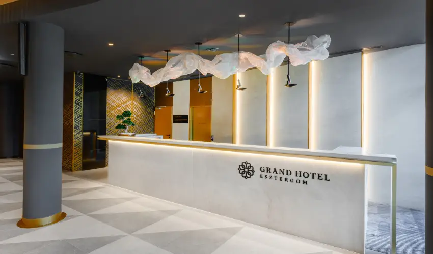 Grand Hotel Esztergom Esztergom - M�jus 1. (min. 2 �j)