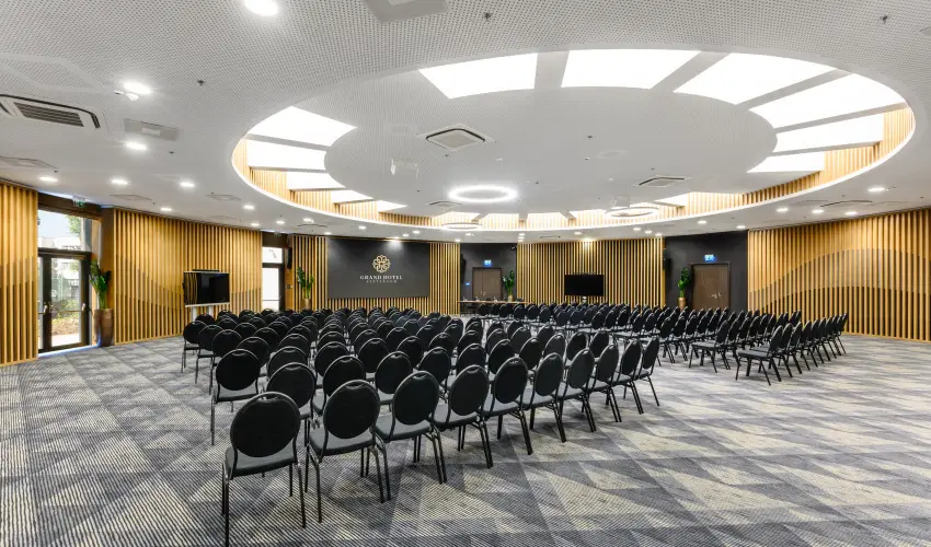 Grand Hotel Esztergom Esztergom - M�jus 1. (min. 2 �j)