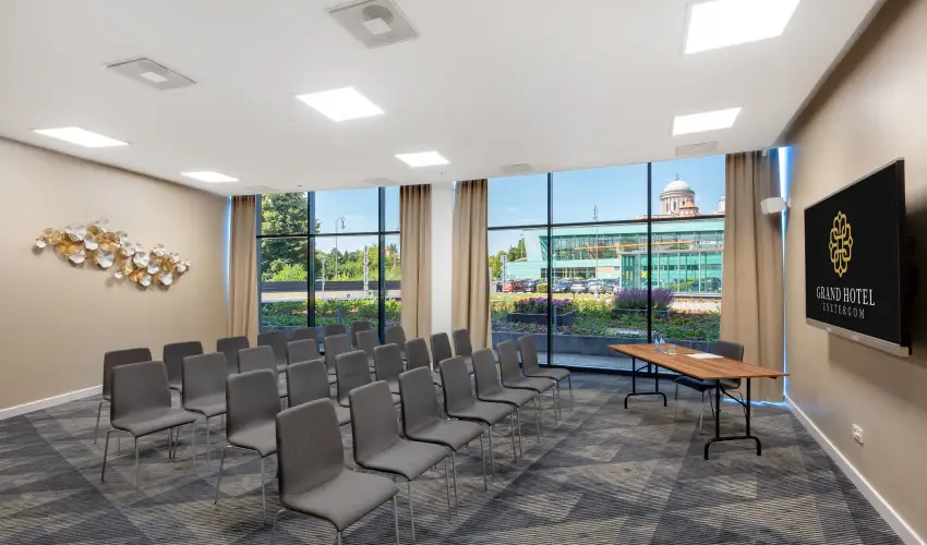 Grand Hotel Esztergom Esztergom - M�jus 1. (min. 2 �j)