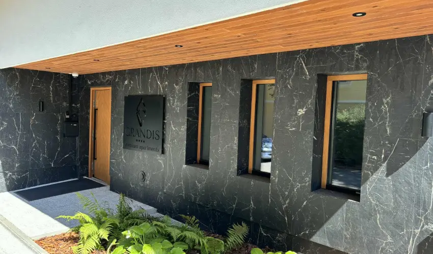 Grandis Premium Apartments G�d�ll� - M�jus 1.