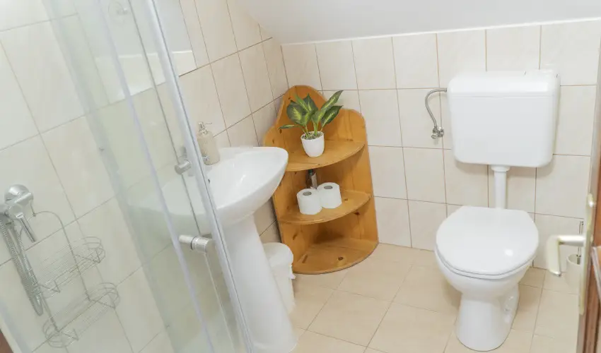 Gyulavez�r-Csob�nci Pihen� Vend�gh�z Gyulakeszi - M�jus 1. (min. 2 �j)