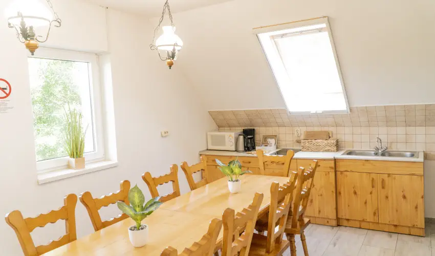 Gyulavez�r-Csob�nci Pihen� Vend�gh�z Gyulakeszi - M�jus 1. (min. 2 �j)