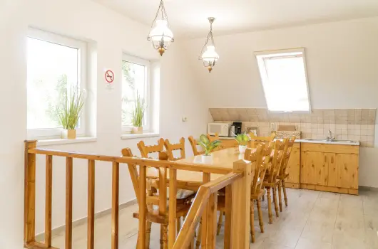 Gyulavez�r-Csob�nci Pihen� Vend�gh�z - M�jus 1. (min. 2 �j)