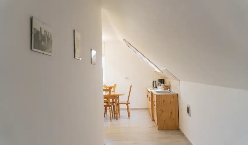 Gyulavez�r-Csob�nci Pihen� Vend�gh�z Gyulakeszi - M�jus 1. (min. 2 �j)