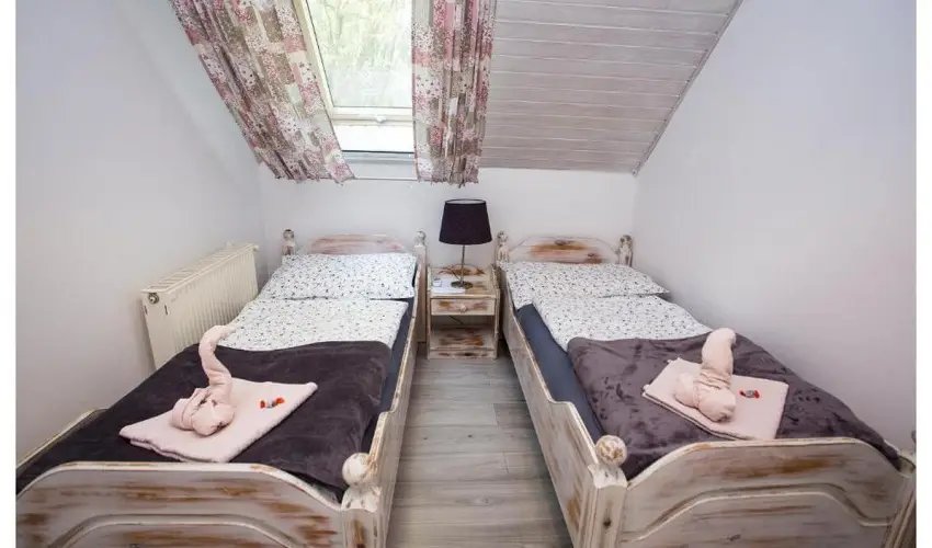 Gyulavez�r Lovasbirodalma Panzi�  Gyulakeszi - M�jus 1. (min. 2 �j)