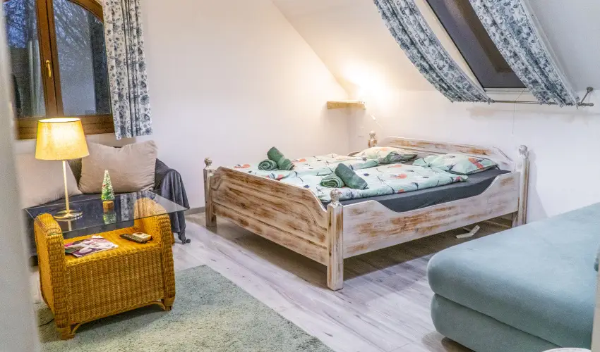 Gyulavez�r Lovasbirodalma Panzi�  Gyulakeszi - M�jus 1. (min. 2 �j)