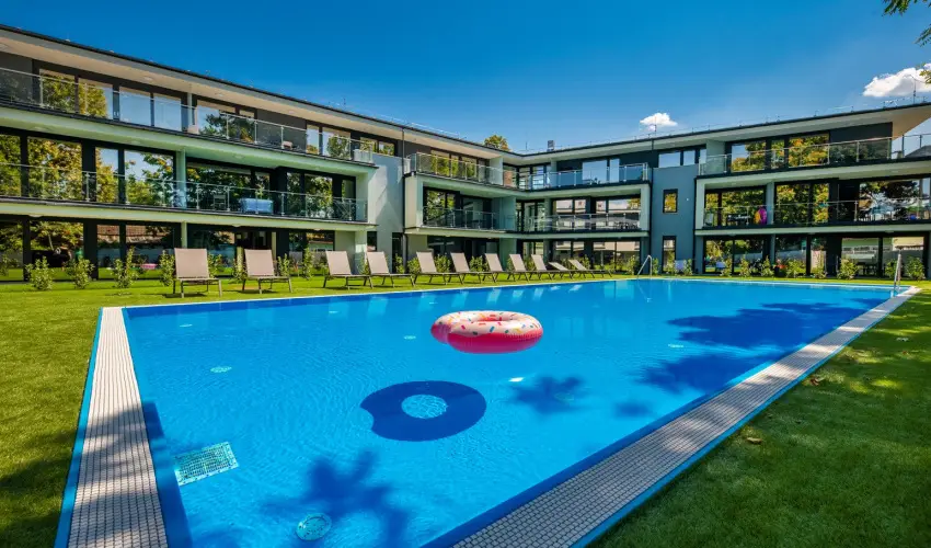 H55 Balatonlelle Apartmanhzak Balatonlelle - Mjus 1. (min. 2 j)