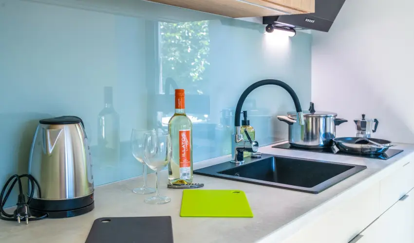 H55 Balatonlelle Apartmanhzak Balatonlelle - Mjus 1. (min. 2 j)