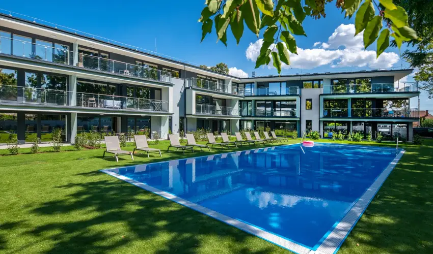 H55 Balatonlelle Apartmanhzak Balatonlelle - Mjus 1. (min. 2 j)