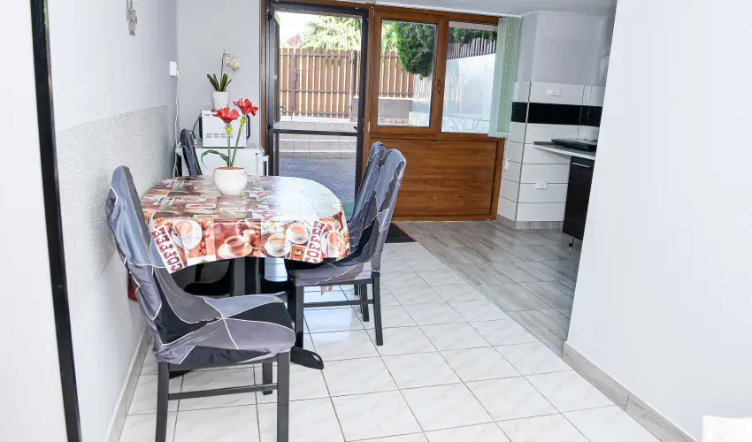 Hajnal Apartman Hajdszoboszl - Mjus 1. (min. 2 j)