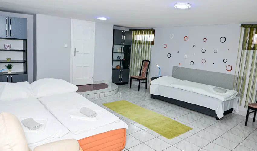 Hajnal Apartman Hajdszoboszl - Mjus 1. (min. 2 j)