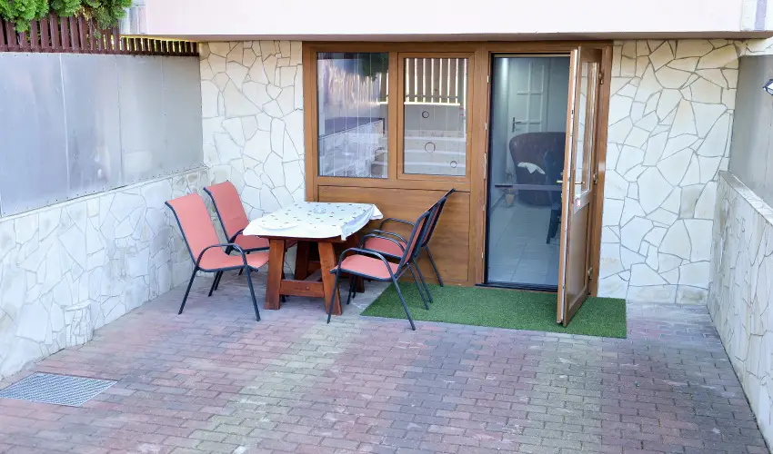 Hajnal Apartman Hajdszoboszl - Mjus 1. (min. 2 j)