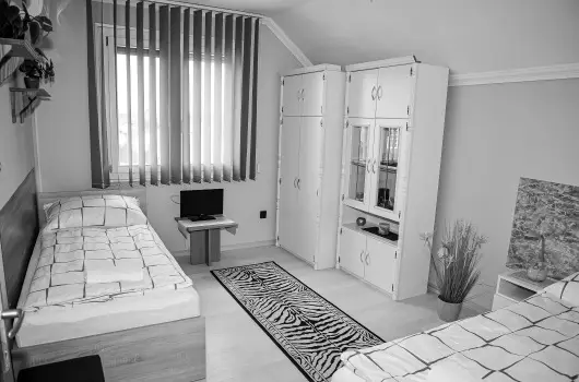 Hajnal Apartman - M�jus 1. (min. 2 �j)