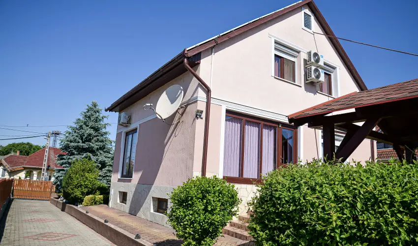 Hajnal Apartman Hajdszoboszl - Mjus 1. (min. 2 j)