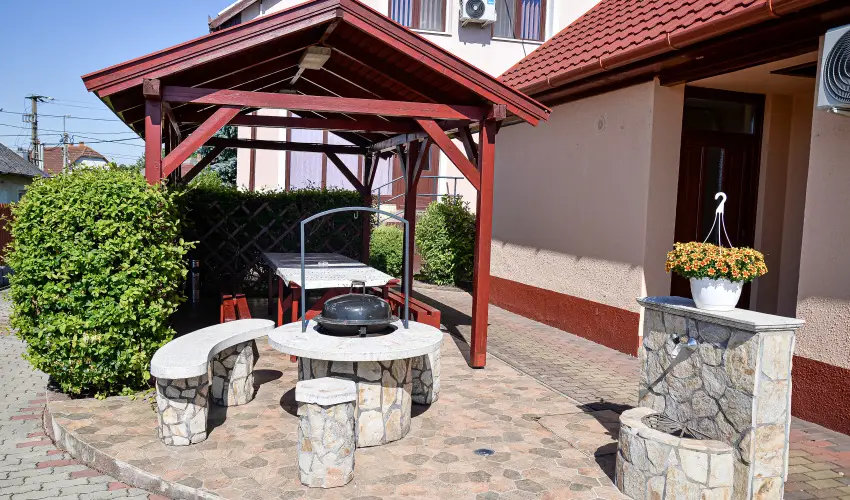 Hajnal Apartman Hajdszoboszl - Mjus 1. (min. 2 j)