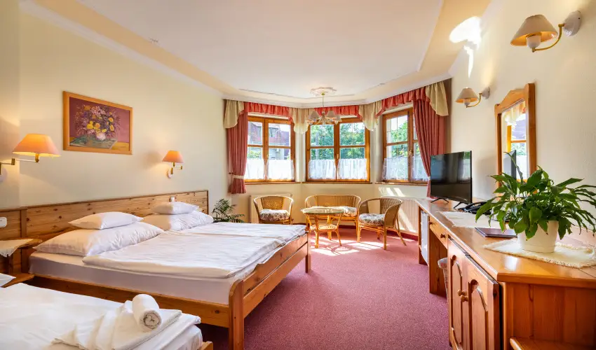 Hajd� Kast�ly Hotel Hajd�szoboszl� - M�jus 1. (min. 3 �j)