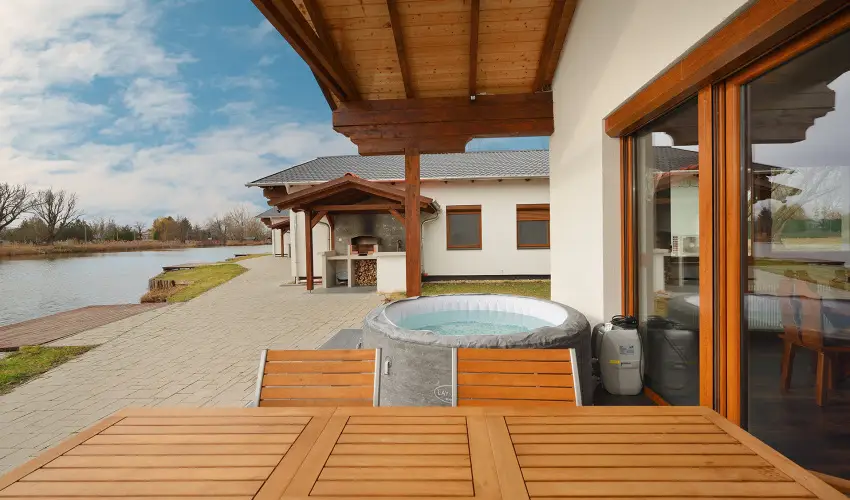 Haleszi Apartman P�teri - M�jus 1. (min. 3 �j)