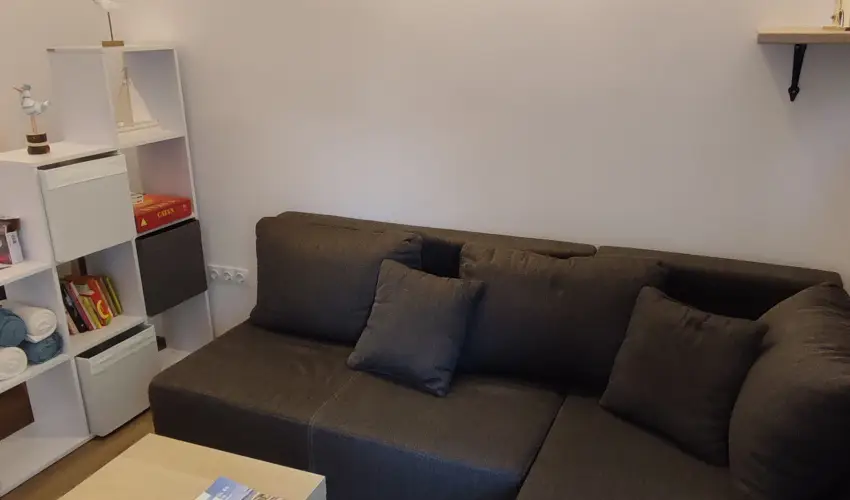 Hanga-lak Velence - Mjus 1. (min. 2 j)