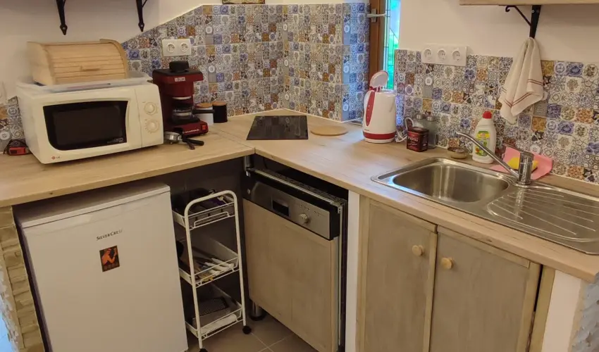 Hanga-lak Velence - Mjus 1. (min. 2 j)