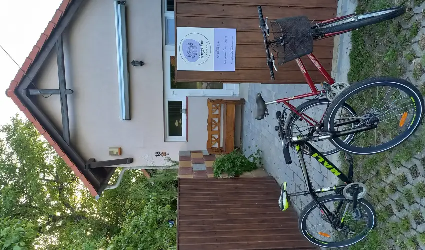 Hanga-lak Velence - Mjus 1. (min. 2 j)