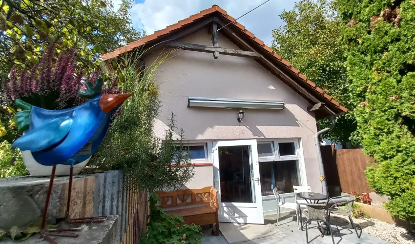 Hanga-lak Velence - Mjus 1. (min. 2 j)