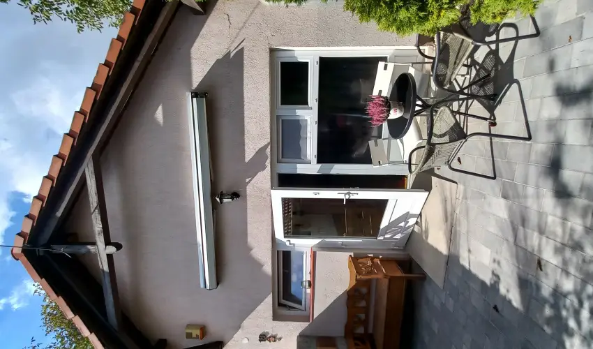 Hanga-lak Velence - Mjus 1. (min. 2 j)