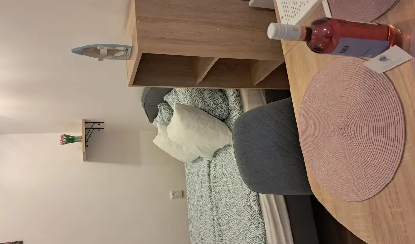 Hanga-lak Velence - Mjus 1. (min. 2 j)