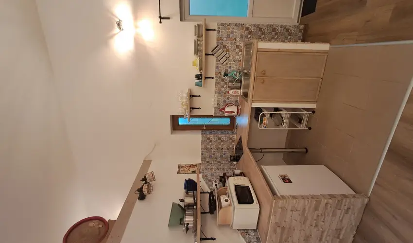 Hanga-lak Velence - Mjus 1. (min. 2 j)