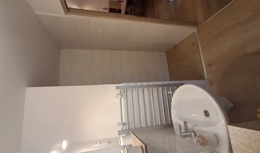 Hanga-lak Velence - Mjus 1. (min. 2 j)