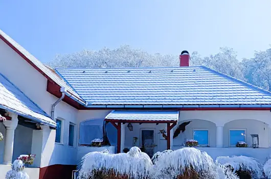 Harmony Vend�gh�z - M�jus 1. (min. 2 �j)