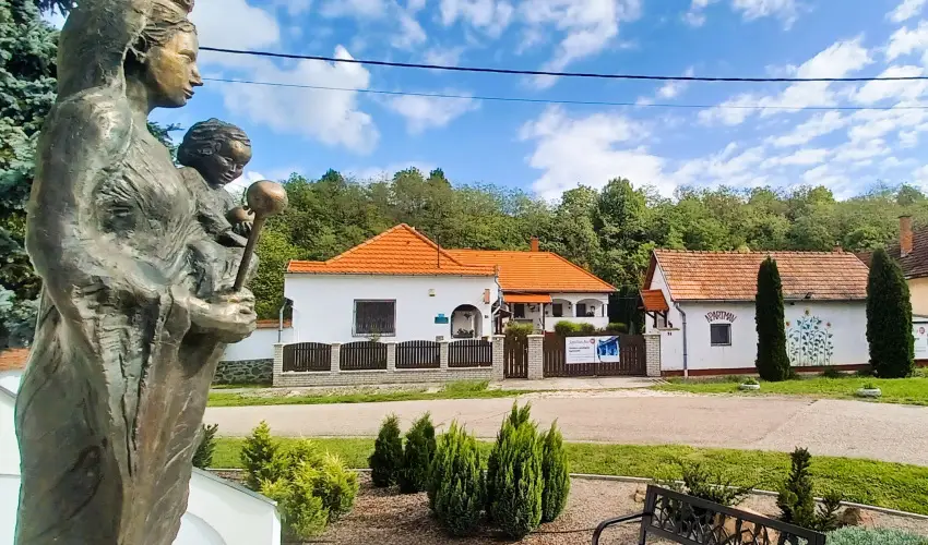 Harmony Vend�gh�z Egerszal�k - M�jus 1.