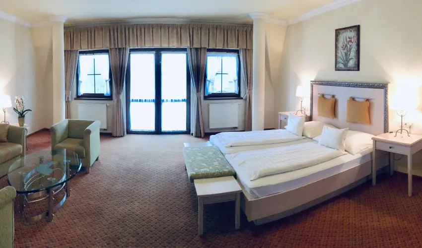 Htkti Wellness Hotel & Lovaspark Mr - Mjus 1.