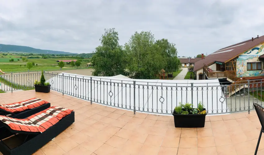 Htkti Wellness Hotel & Lovaspark Mr - Mjus 1.