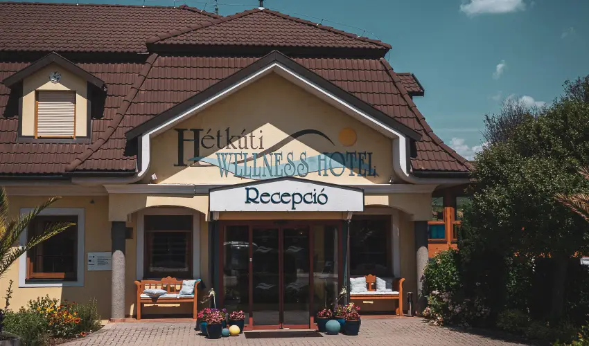 Htkti Wellness Hotel & Lovaspark Mr - Mjus 1.