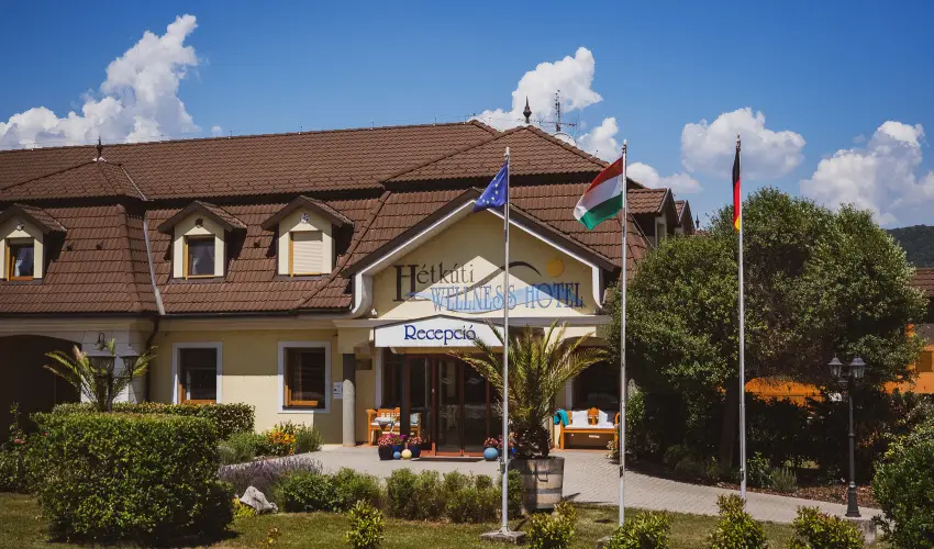 Htkti Wellness Hotel & Lovaspark Mr - Mjus 1.