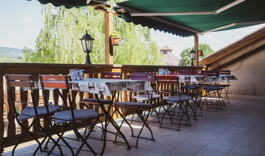 Htkti Wellness Hotel & Lovaspark Mr - Mjus 1.