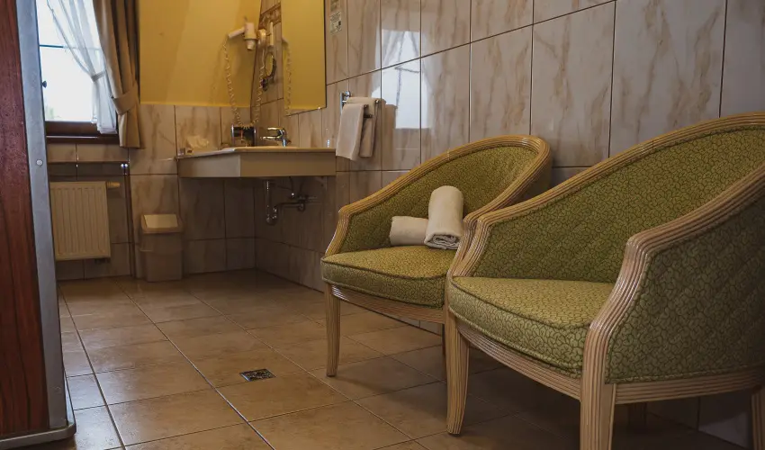 Htkti Wellness Hotel & Lovaspark Mr - Mjus 1.