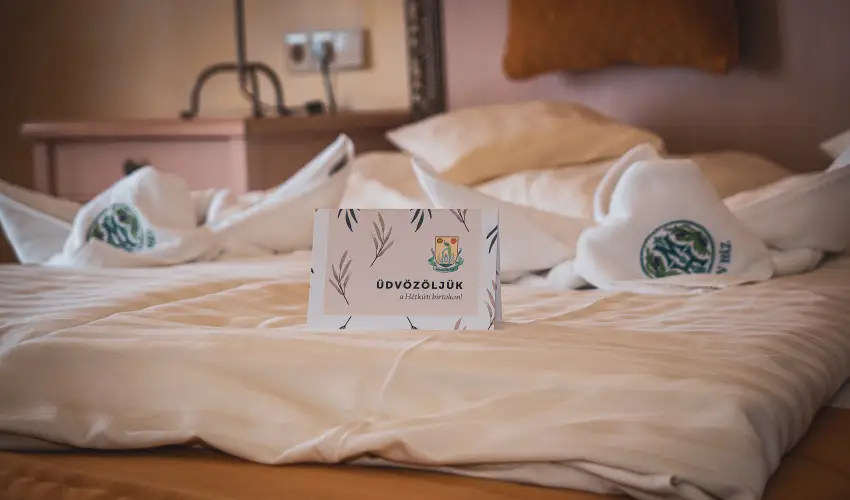 Htkti Wellness Hotel & Lovaspark Mr - Mjus 1.