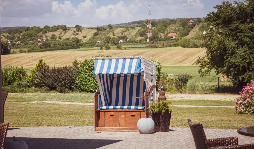 Htkti Wellness Hotel & Lovaspark Mr - Mjus 1.