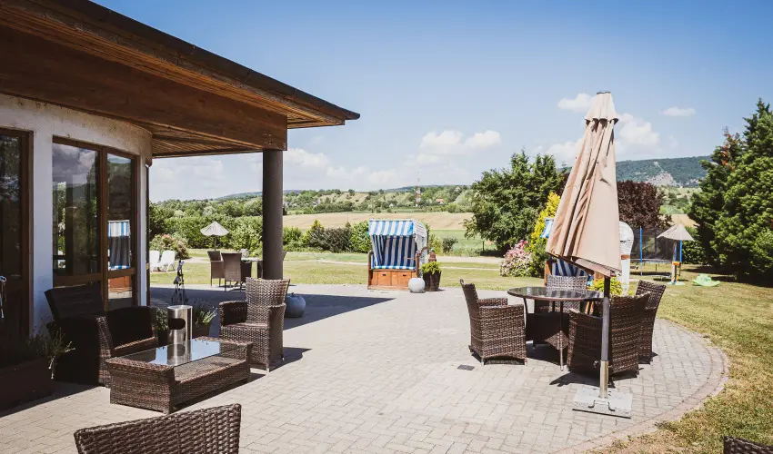 Htkti Wellness Hotel & Lovaspark Mr - Mjus 1.