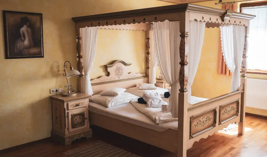 Htkti Wellness Hotel & Lovaspark Mr - Mjus 1.