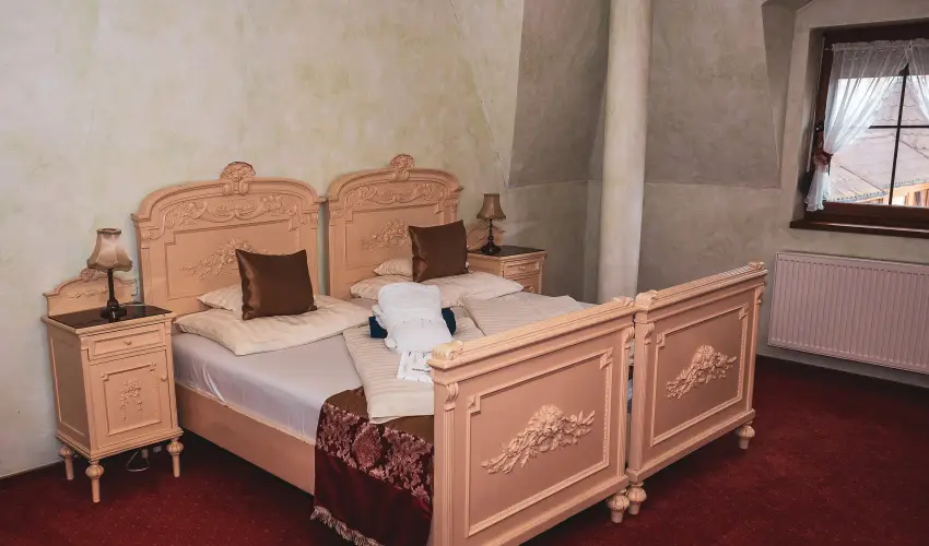 Htkti Wellness Hotel & Lovaspark Mr - Mjus 1.