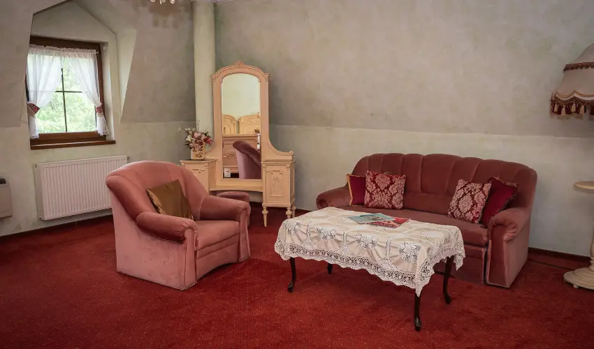 Htkti Wellness Hotel & Lovaspark Mr - Mjus 1.