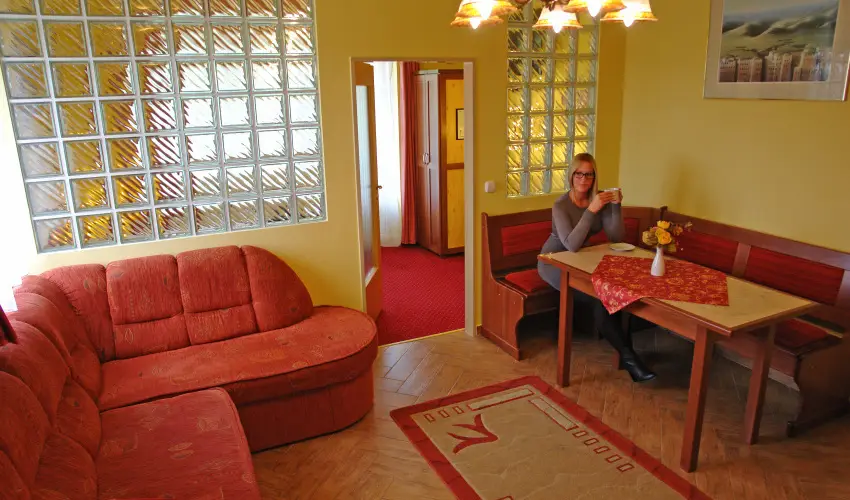 HoldLux Apartmanok Srvr - Mjus 1. (min. 2 j)