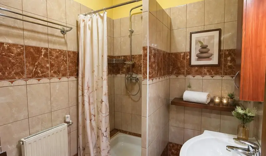 HoldLux Apartmanok S�rv�r - M�jus 1. (min. 2 �j)