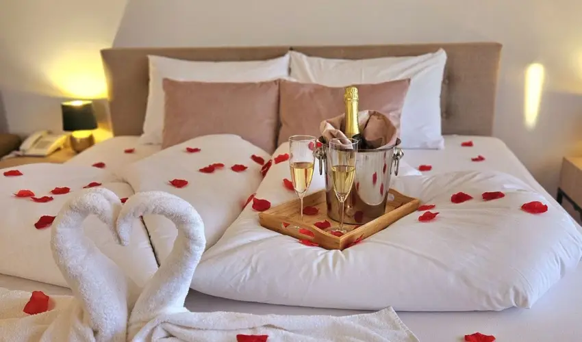 Holdvirg Hotel Srvr - Mjus 1. - teljes elrefizetssel